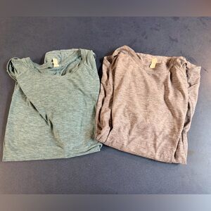 Under Armour Women's Tees in Blue and Grey